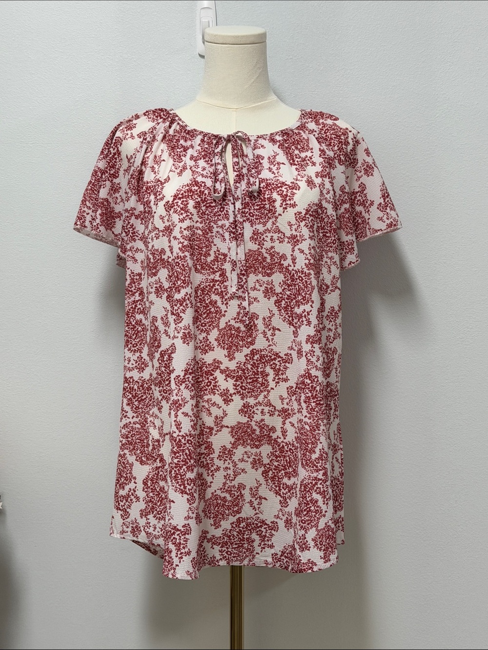 White and Red Floral Tie-Neck Short Sleeve Blouse